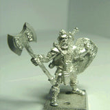 Barbarian Empire Reaver Tyrant with 2 handed Axe