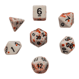 Blutstropfen Würfelset – Weiß/Rot mit Flecken (7er Set)