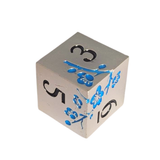 Metall Würfelset "Blue Blossom" – Silber mit blauen Blüten | 7-teiliges RPG Würfel Set