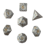 White Howlite Dice – Edelstein Würfelset | Weiß, Marmor & Gold
