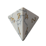 White Howlite Dice – Edelstein Würfelset | Weiß, Marmor & Gold