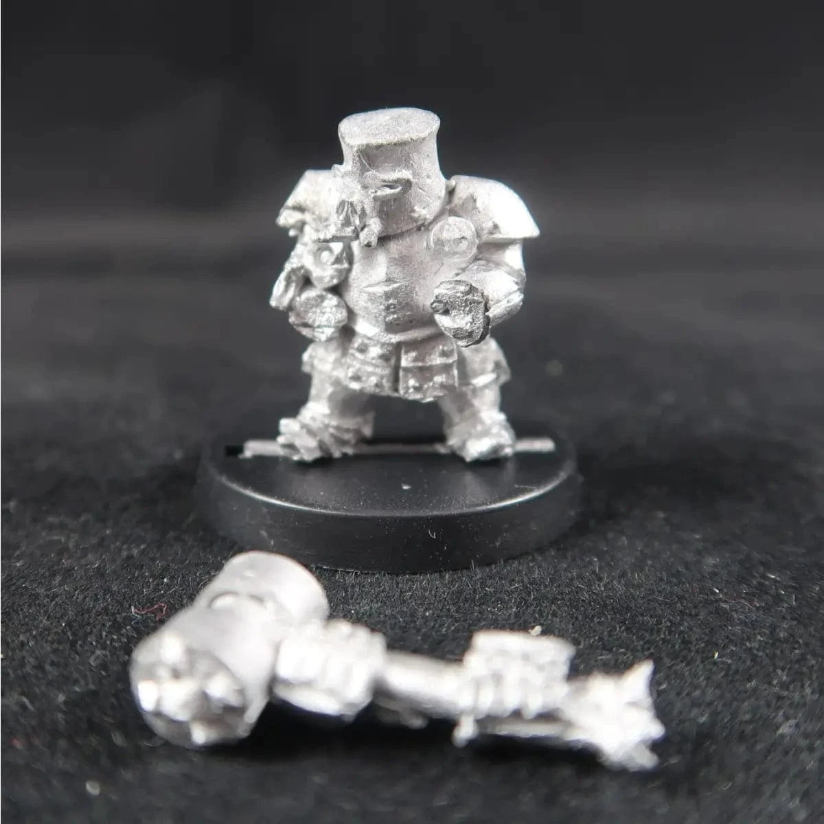 Ral Partha Chaos Dwarf with Warhammer - Snorrtah