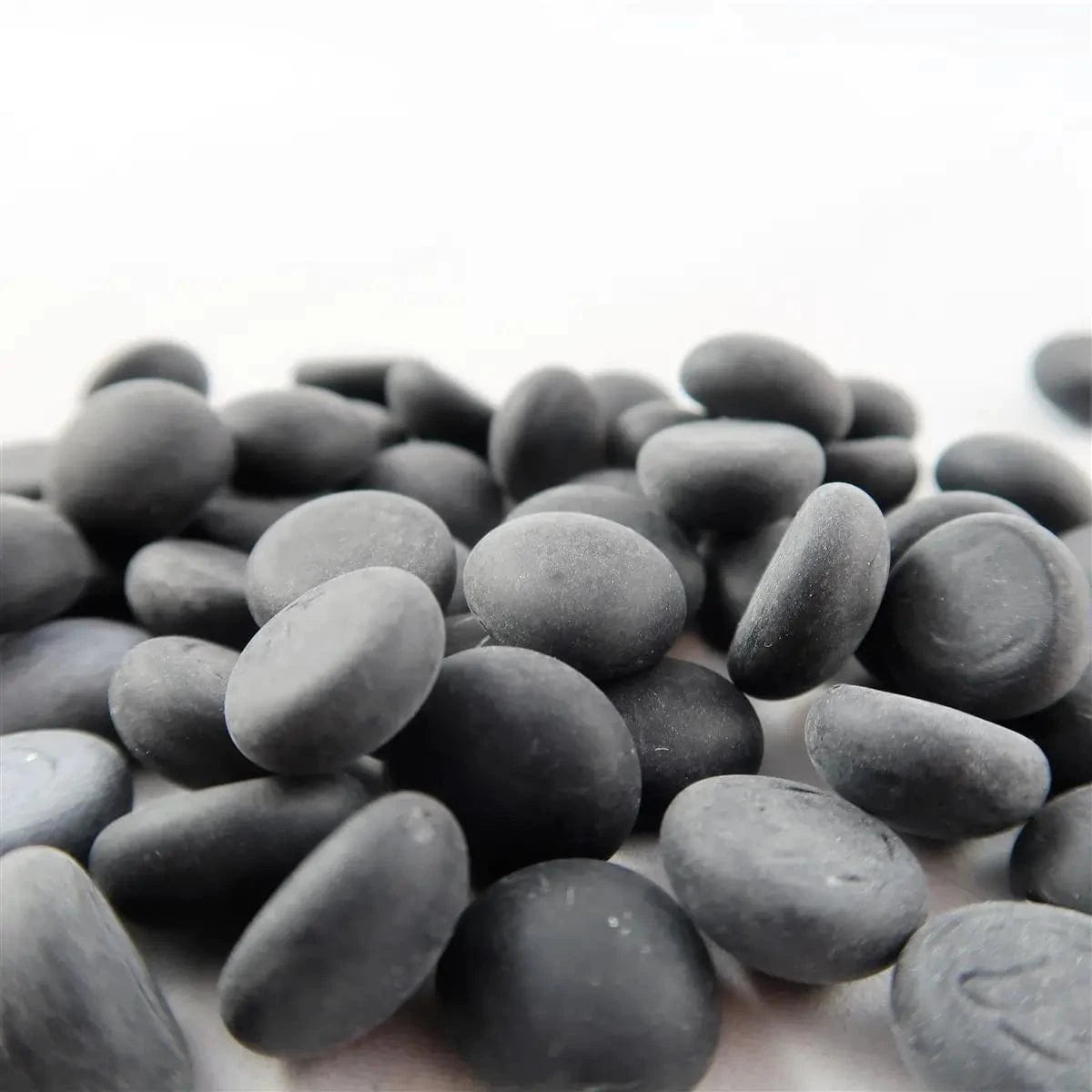 Chessex Chessex Glasspielsteine Black Opal Frosted