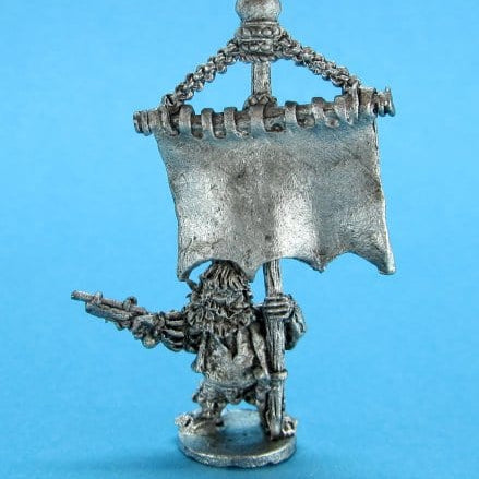 Ral Partha Dwarf Gunnery Standard 2
