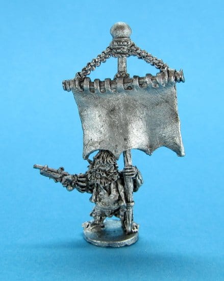 Ral Partha Dwarf Gunnery Standard 2
