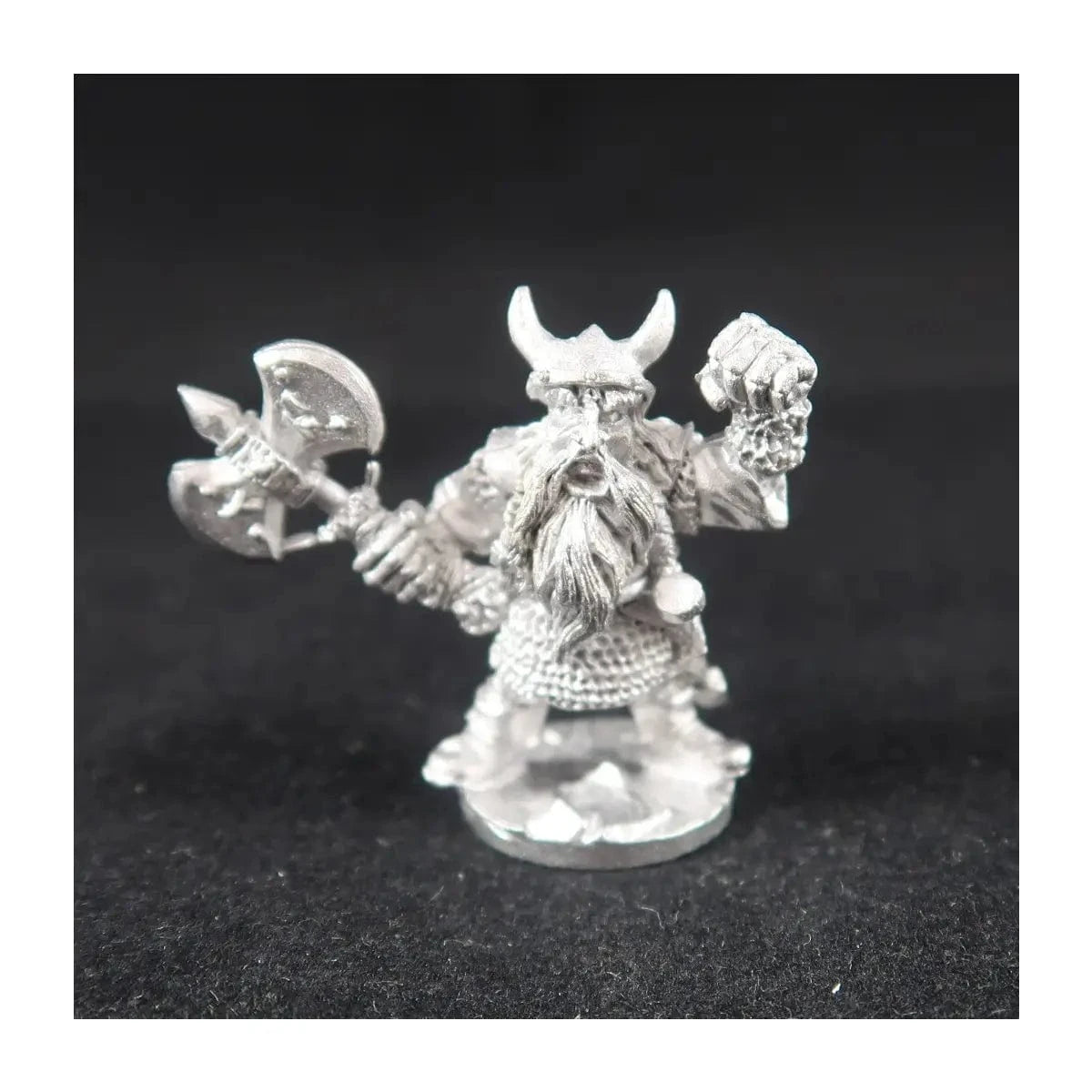 Ral Partha Dwarf Leader with Axe