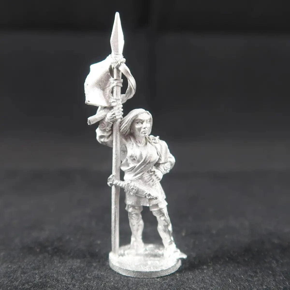 Ral Partha Female Barbarian Leader