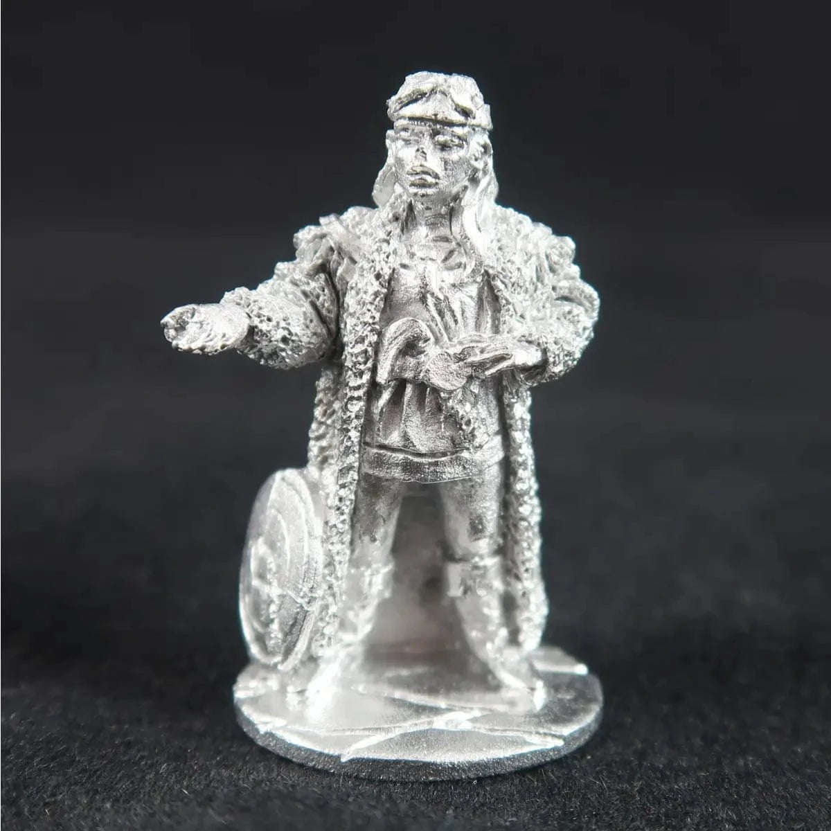 Ral Partha Female Cleric of Swafnir