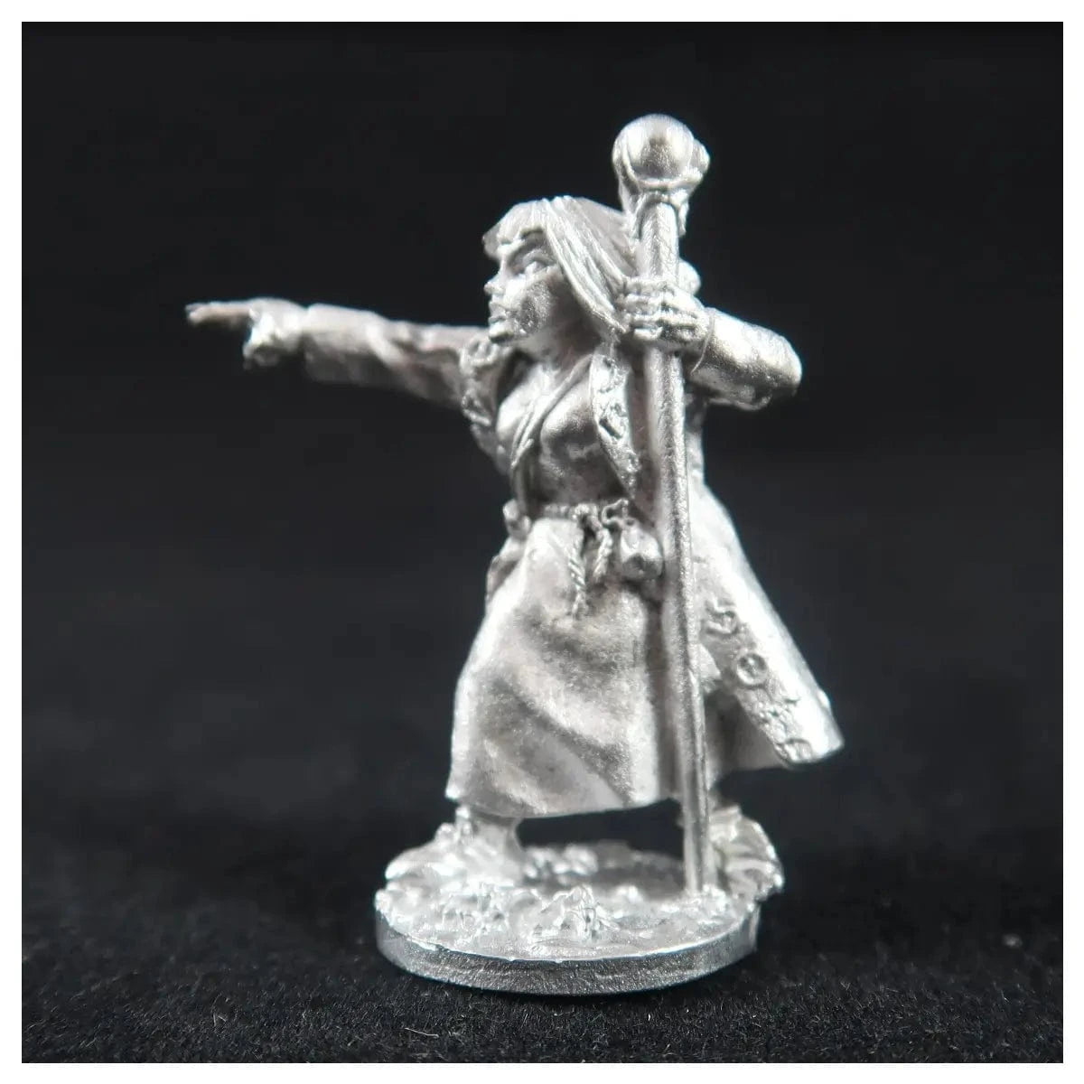 Ral Partha Female Sorcerer