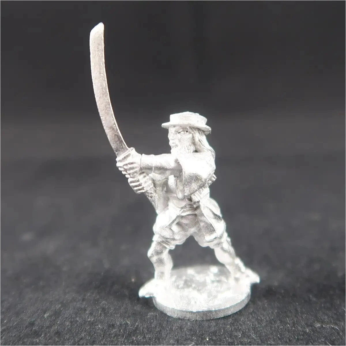 Ral Partha Maraskanian unarmoured Swordsman