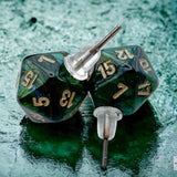 Würfel Stube W20 Ohrring-Stecker Scarab Jade