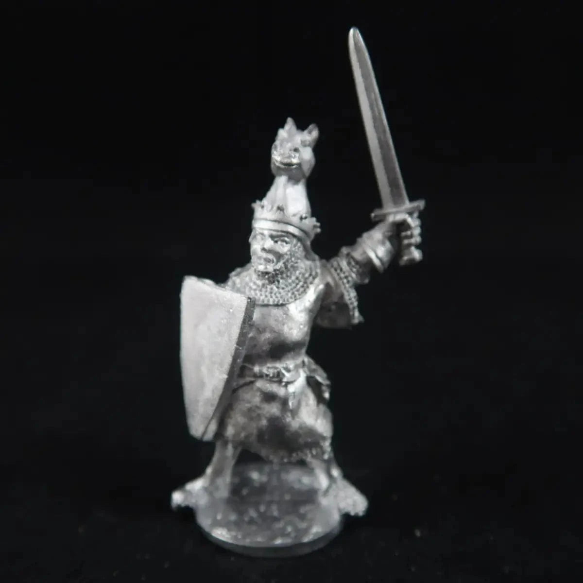 Ral Partha Weiden light Knight with crested Helm