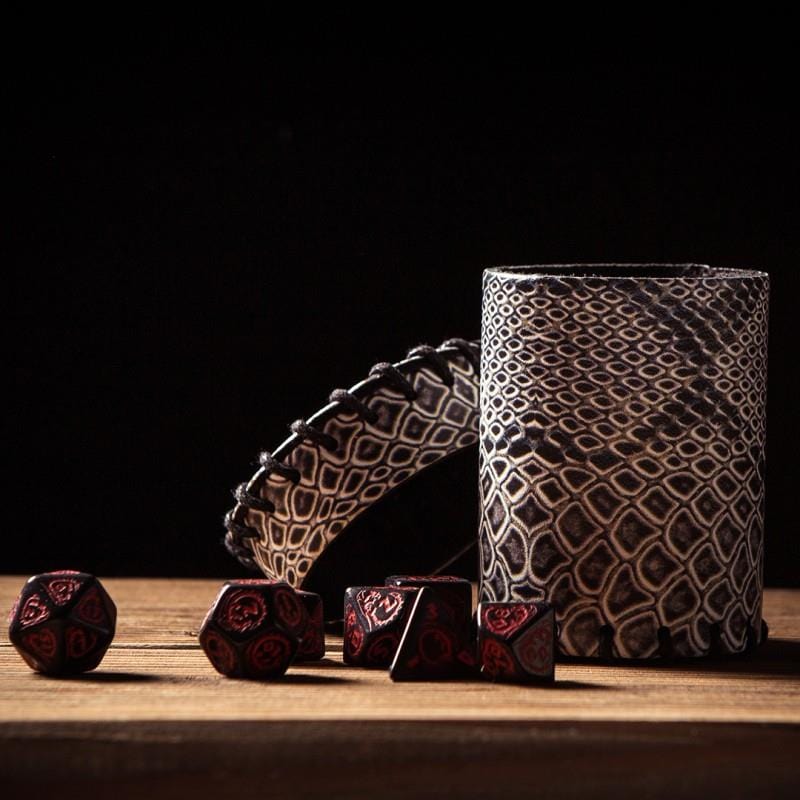 Q Workshop Würfel Becher Dragonhide